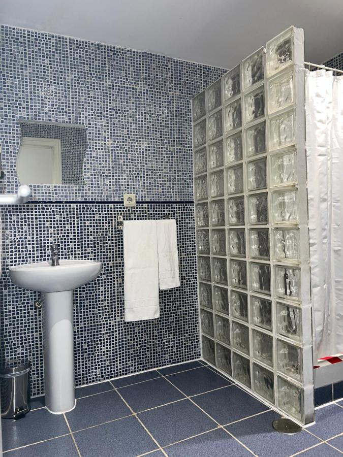 Hostal Abaaly Madrid Luaran gambar