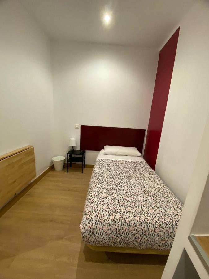 Hostal Abaaly Madrid Luaran gambar