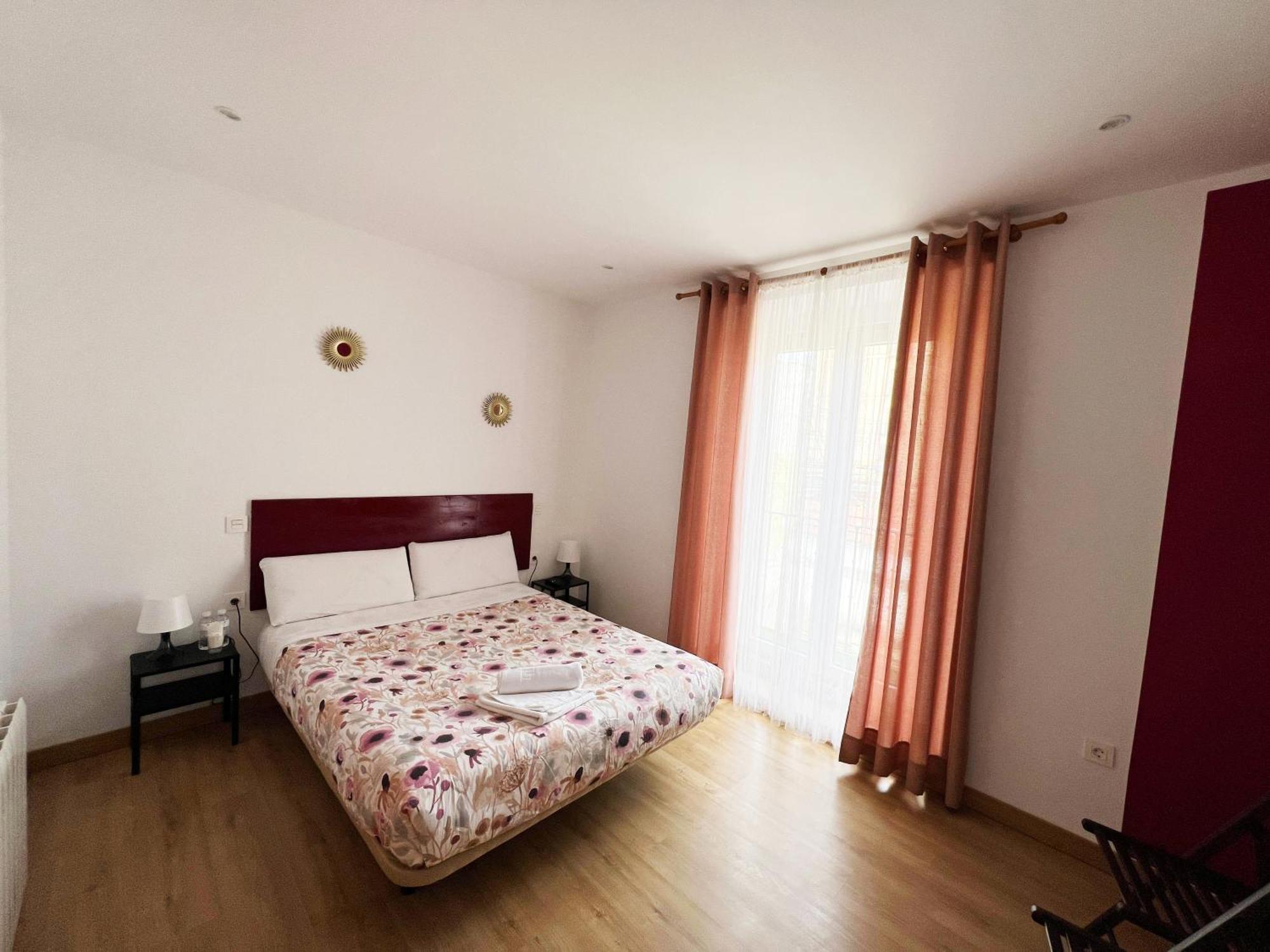 Hostal Abaaly Madrid Luaran gambar