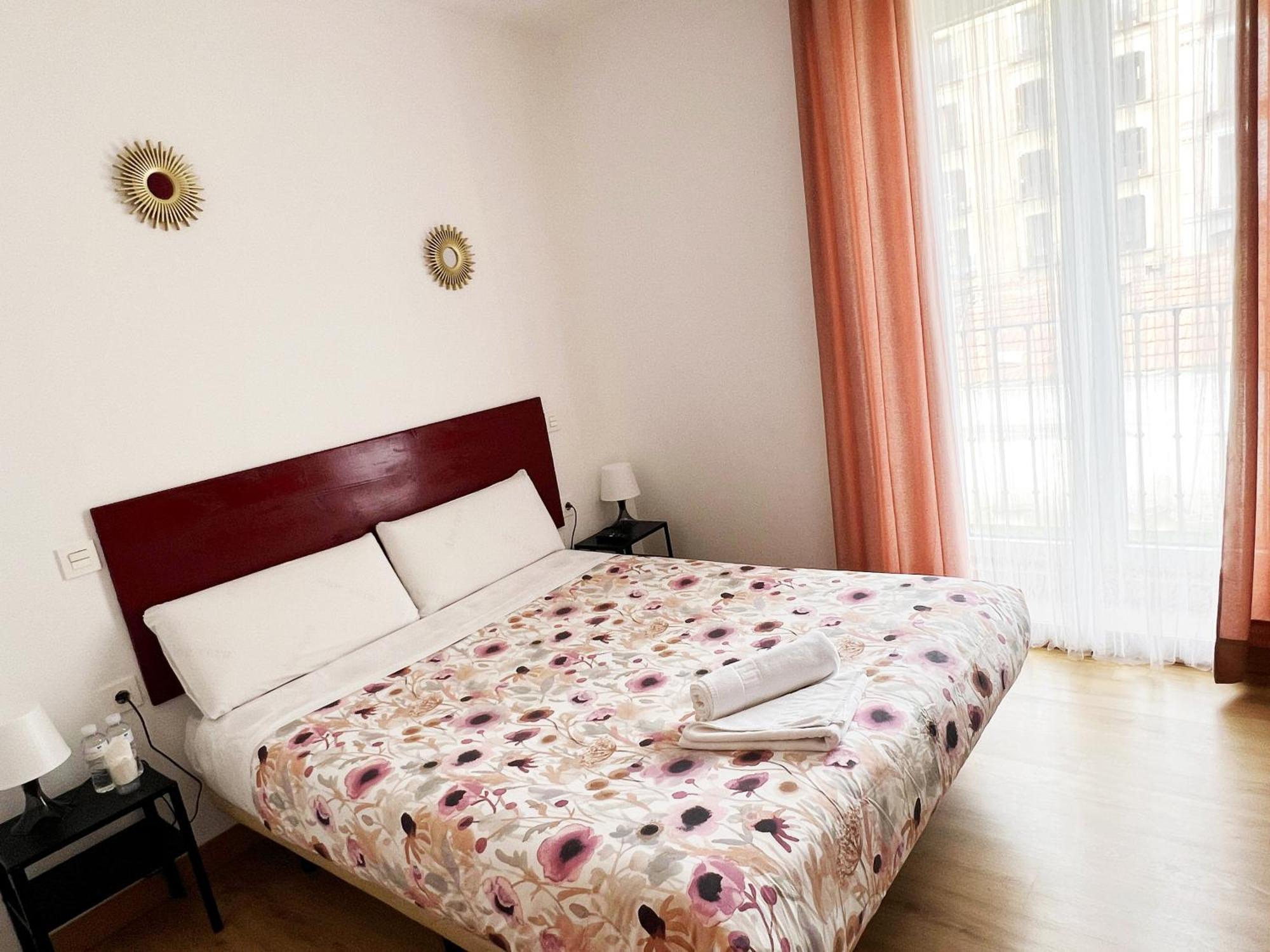 Hostal Abaaly Madrid Luaran gambar