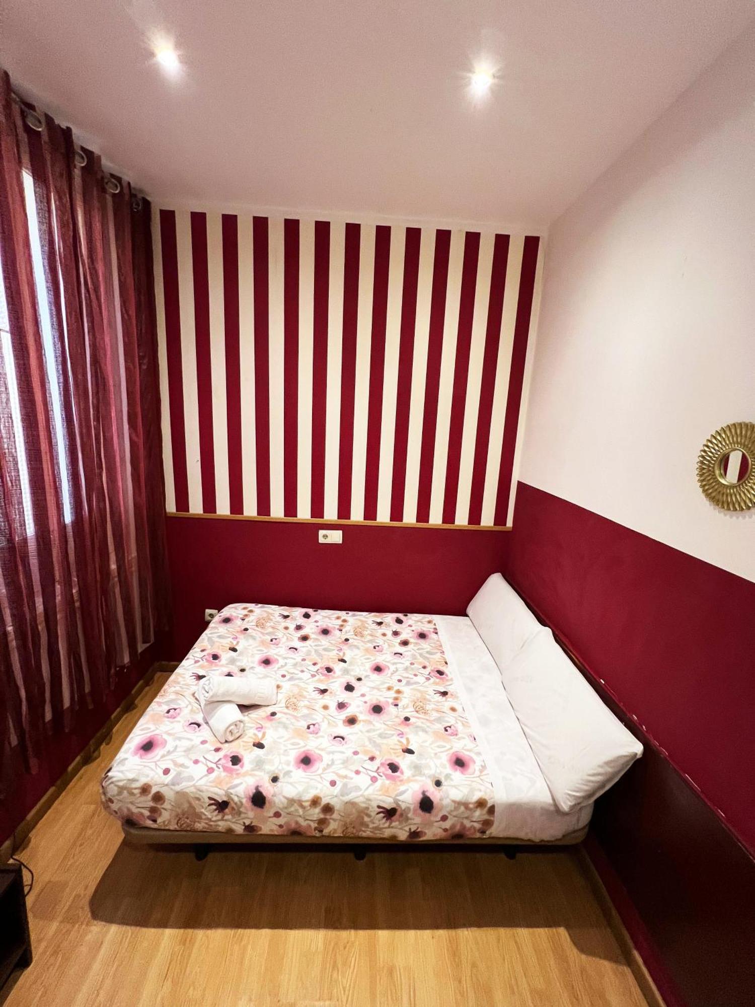 Hostal Abaaly Madrid Luaran gambar
