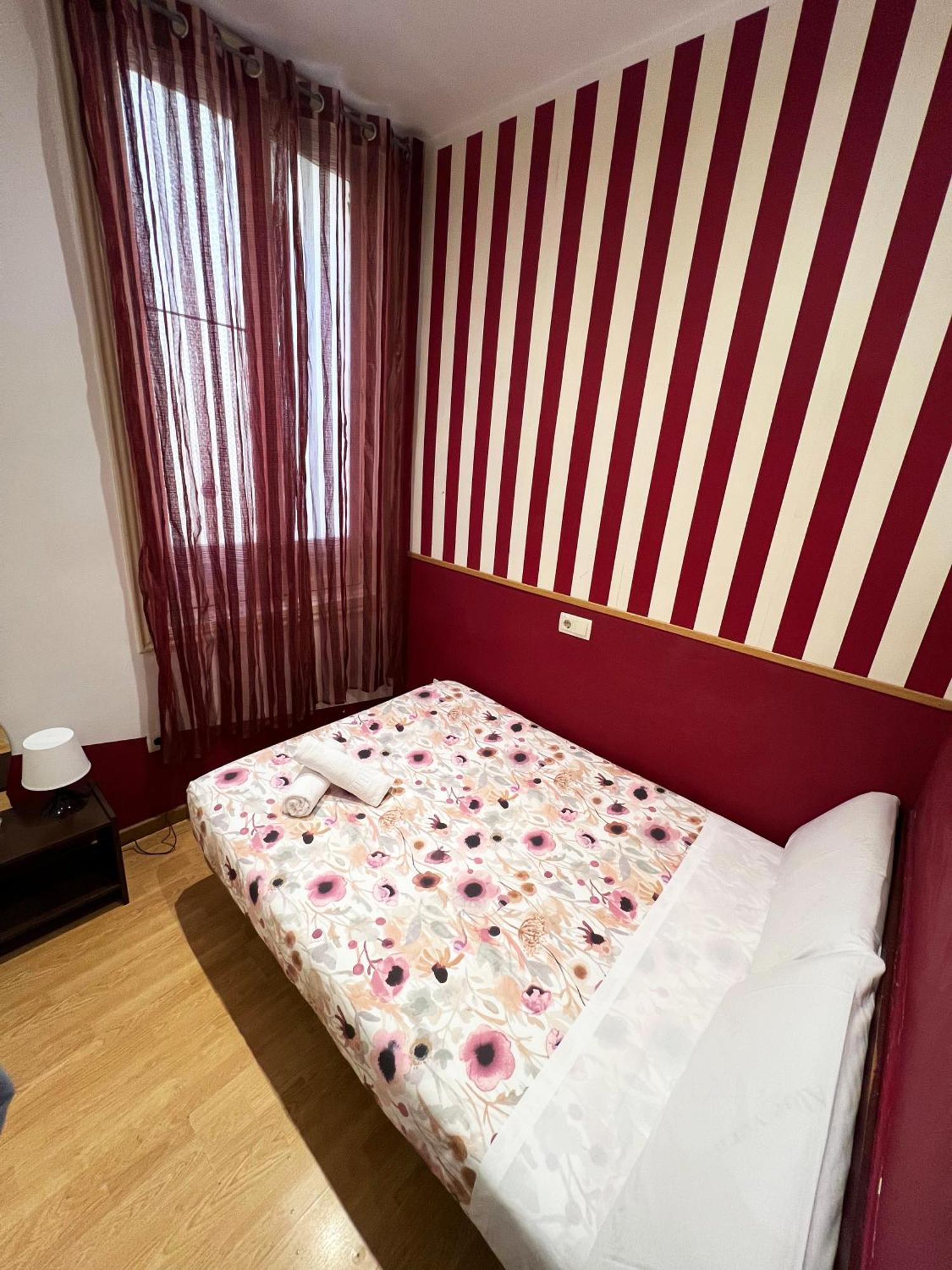 Hostal Abaaly Madrid Luaran gambar