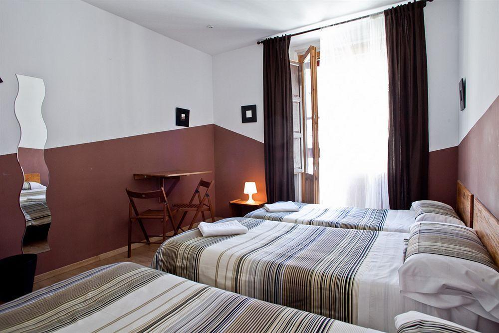Hostal Abaaly Madrid Luaran gambar